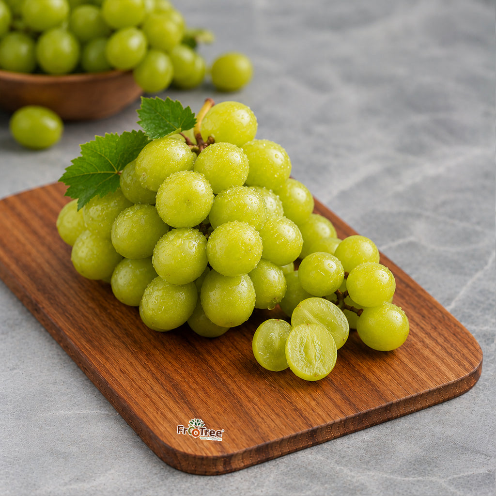 Shine Muscat Grapes (500 G)